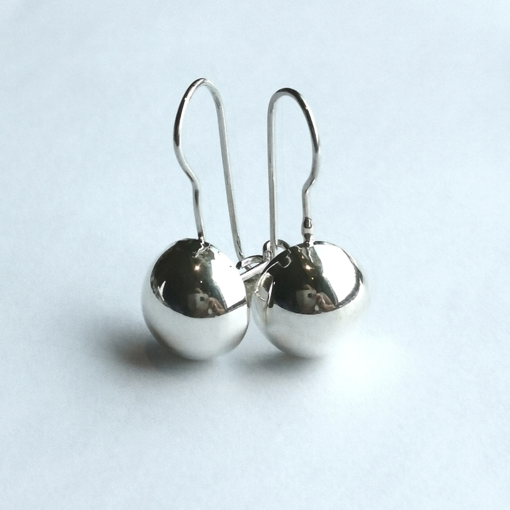 Sterling silver half ball bead earrings 🆕 - Picture 5 of 8